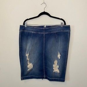 Torrid Dark Wash Distressed Denim Skirt Size 18 NWT